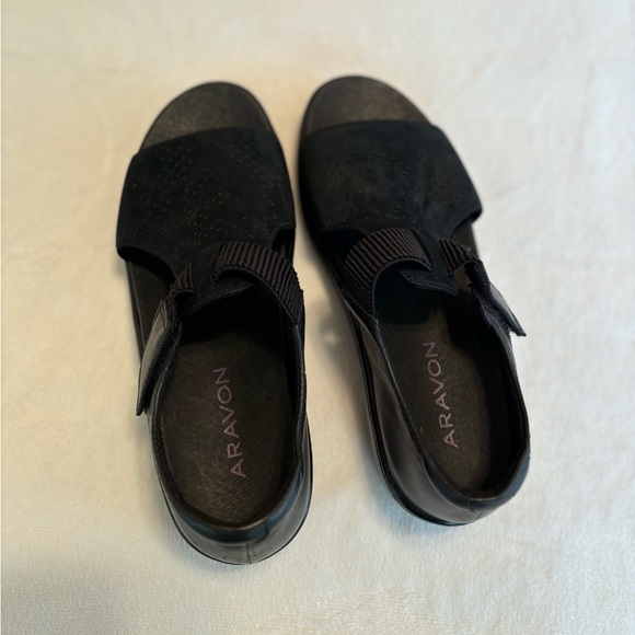 NWOT Aravon Duxbury T-Strap Black Sandal Size 6.5 - Picture 5 of 9